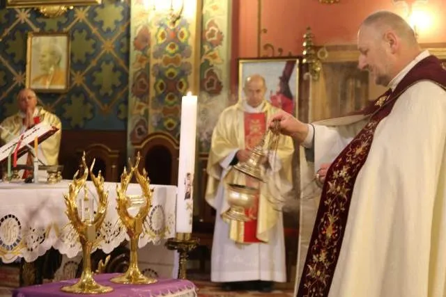 Zdjęcie Sanktuarium Bielany: Historia, Cudowny Obraz i Religijne Tradycje