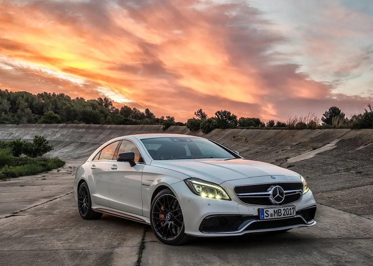 Zdjęcie Mercedes-Benz CLS 63 AMG – sprawdź niezwykłe osiągi i funkcje