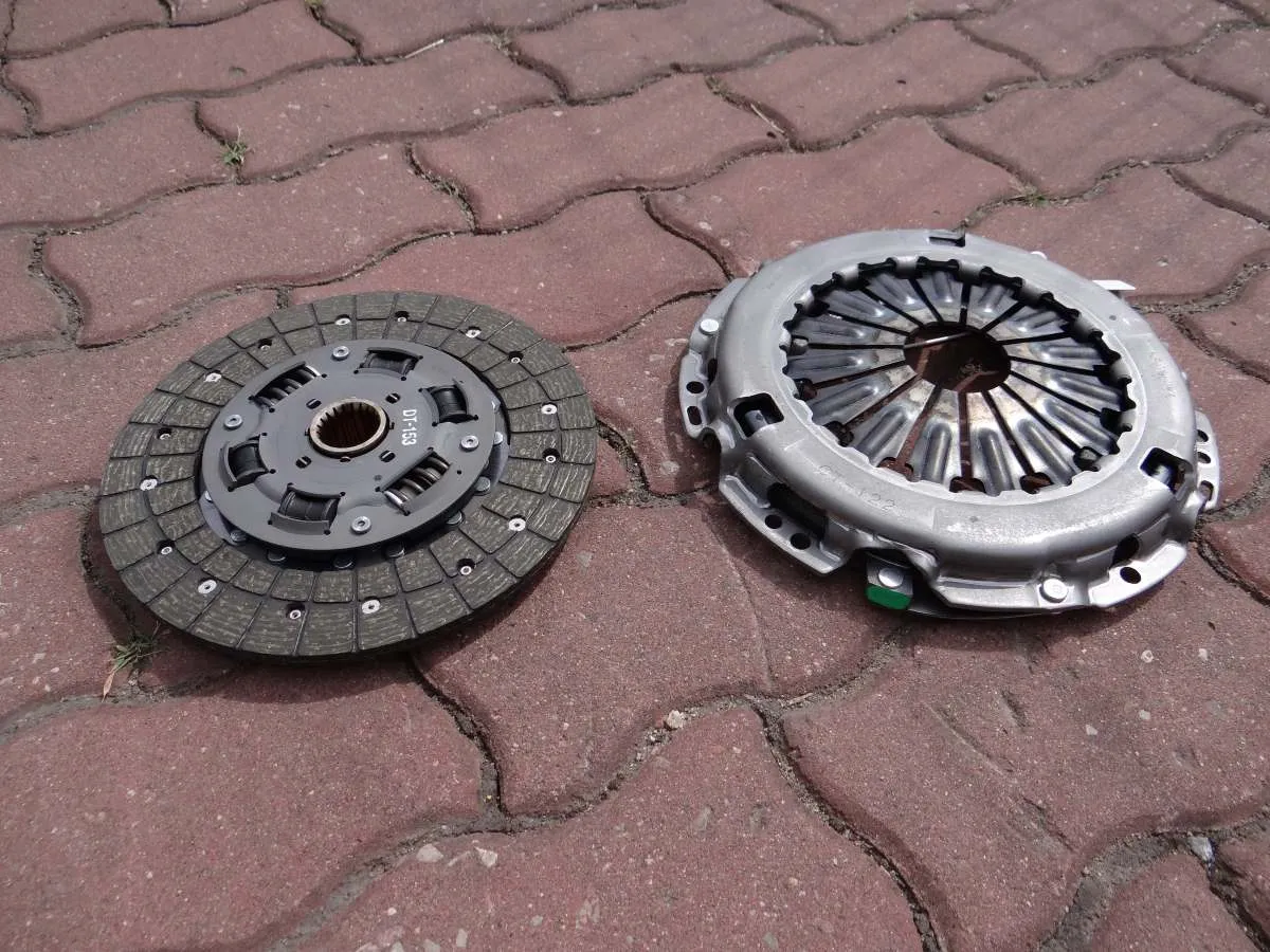 Zdjęcie Kiedy wymiana sprzęgła? Objawy, koszty i jak je przedłużyć