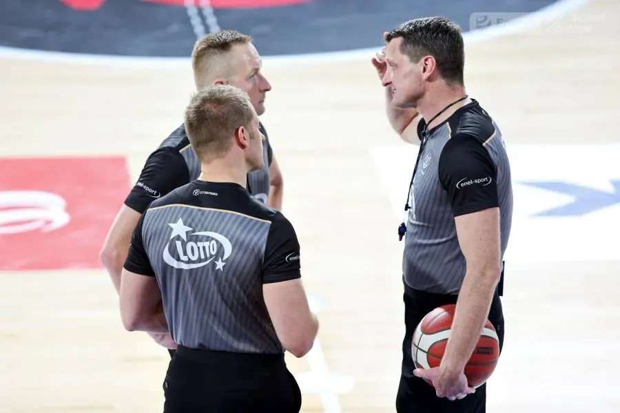 Zdjęcie Ile zarabia sędzia NBA? Zaskakujące fakty o wynagrodzeniach i czynnikach wpływających na pensje