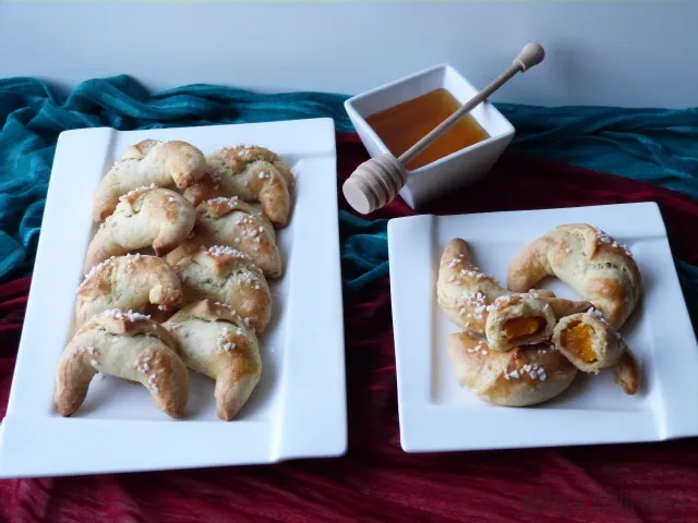 Zdjęcie Brzoskwiniowe rogaliki z kremem mascarpone