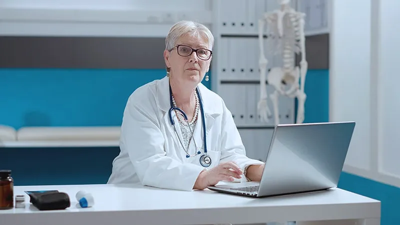 Zdjęcie Ile kosztują badania medycyny pracy na studia? Sprawdź ceny i oszczędź czas!