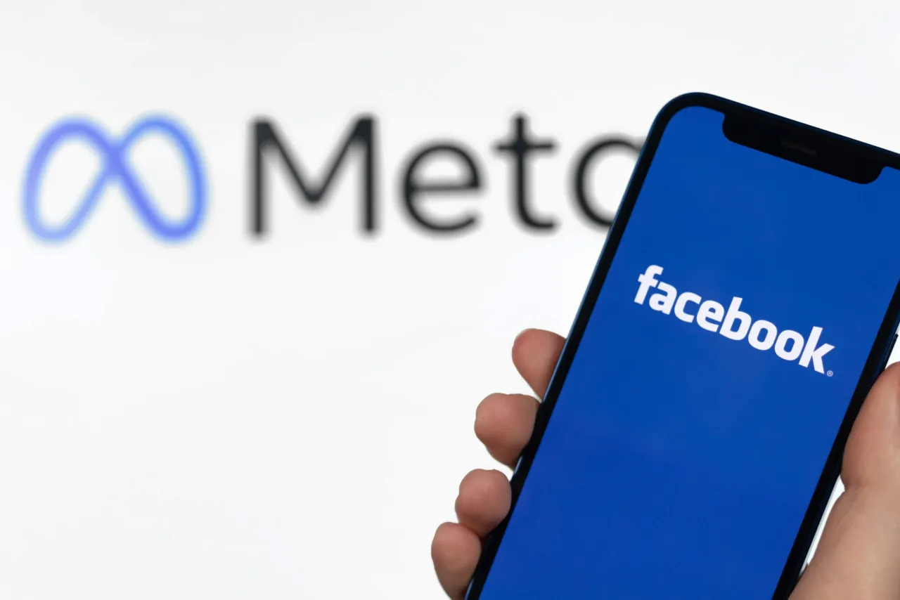 Zdjęcie Jak zmienić swoją nazwę na Facebooku i uniknąć problemów z kontem