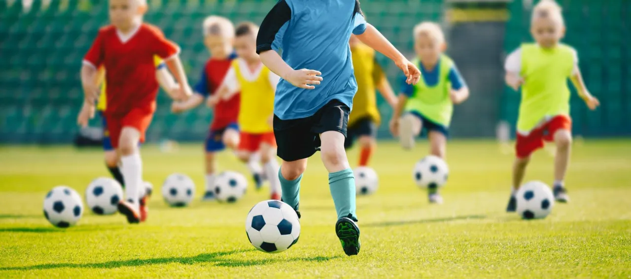 Zdjęcie Konkurencje sportowe dla dzieci i rodziców – radość i zdrowa rywalizacja