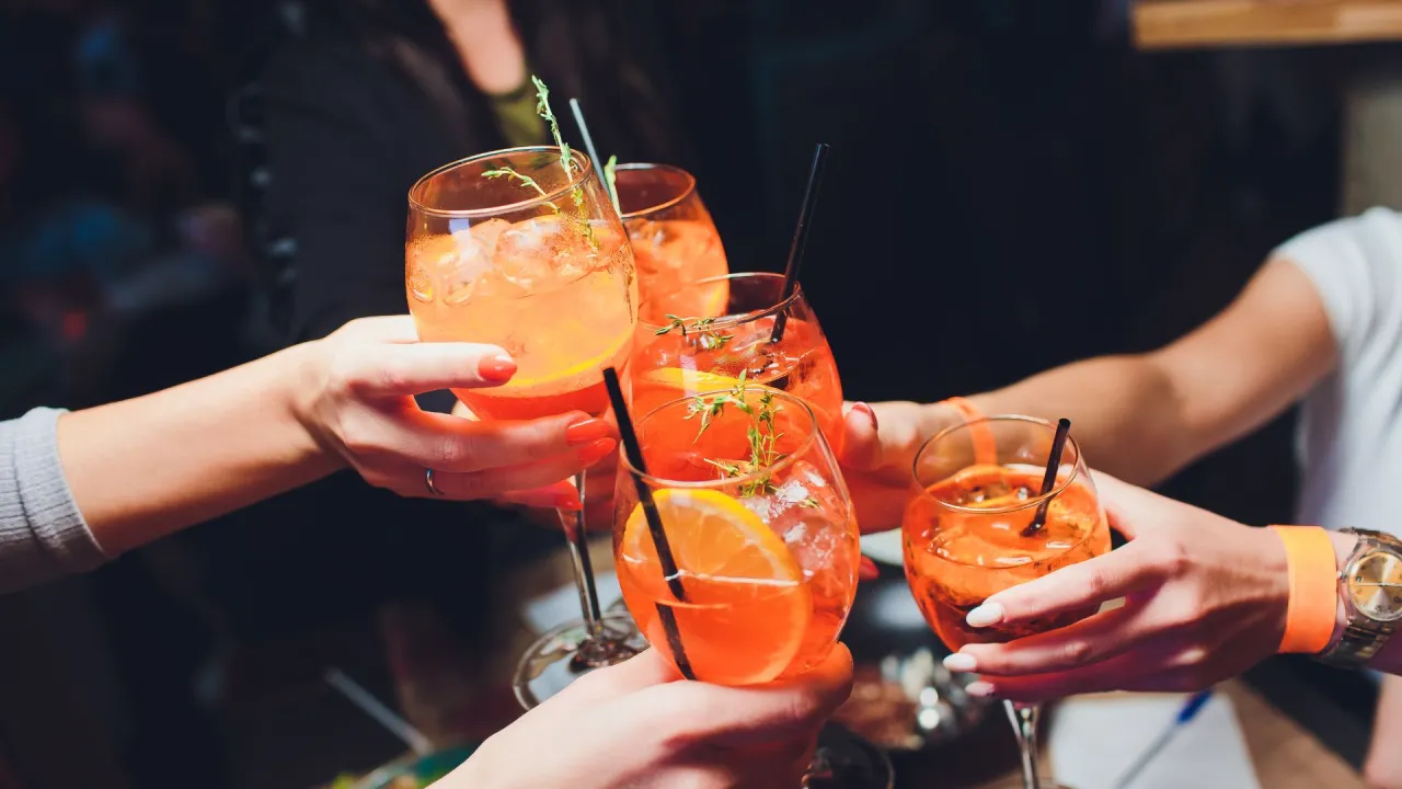 Zdjęcie Najlepsze miejsca na drinki we Wrocławiu, które musisz odwiedzić