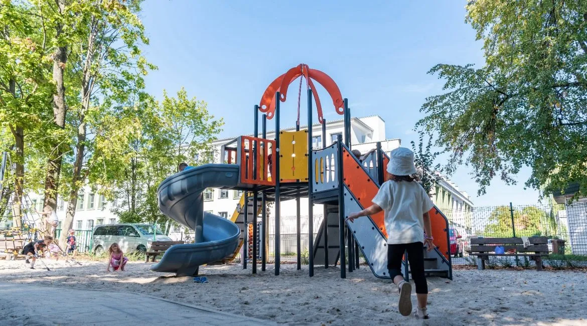 Zdjęcie Plac zabaw dla dzieci kiedy otwarcie - poznaj datę i szczegóły bezpieczeństwa