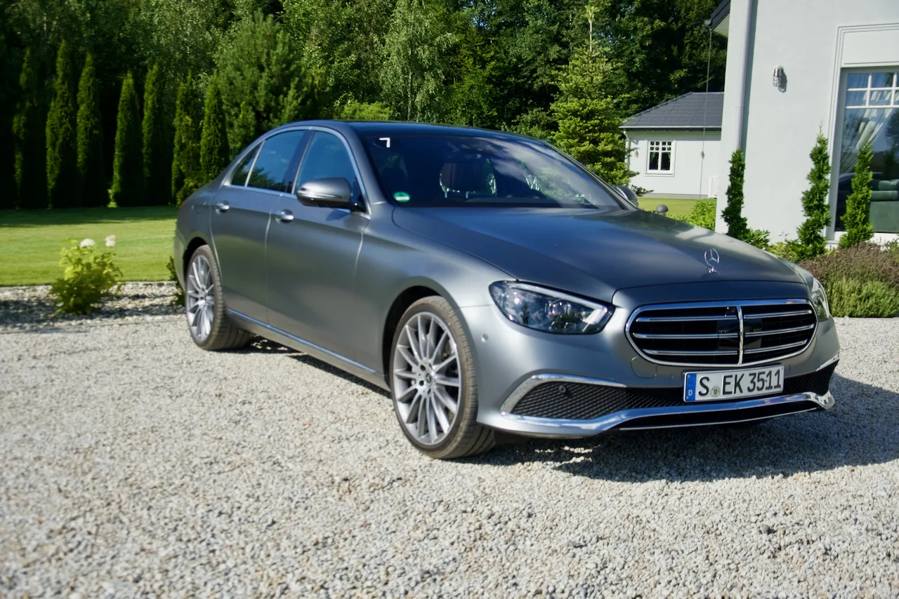 Zdjęcie Nowy Mercedes E-Klasa - imponujące osiągi i nowoczesne technologie