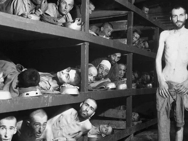 Zdjęcie Historie ludzi, którzy przeżyli Auschwitz: prawdziwe opowieści o bólu i nadziei