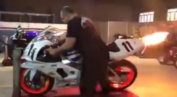 Zdjęcie Jak zrobić strzały z wydechu w motocyklu i uniknąć problemów z prawem