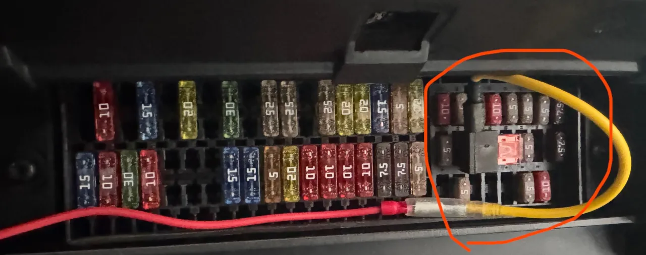Zdjęcie Gdzie w bloku są bezpieczniki? Oto miejsca, które musisz znać