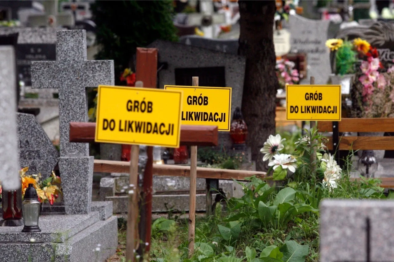Zdjęcie Ile kosztuje miejsce na cmentarzu komunalnym? Ceny i porady