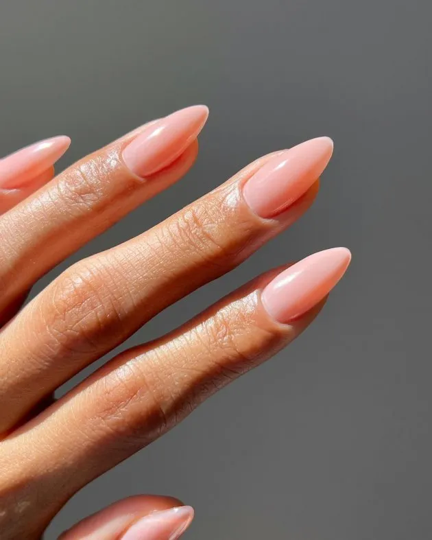Zdjęcie Czy mężczyźni naprawdę lubią długie paznokcie? Opinie i trendy w stylizacji