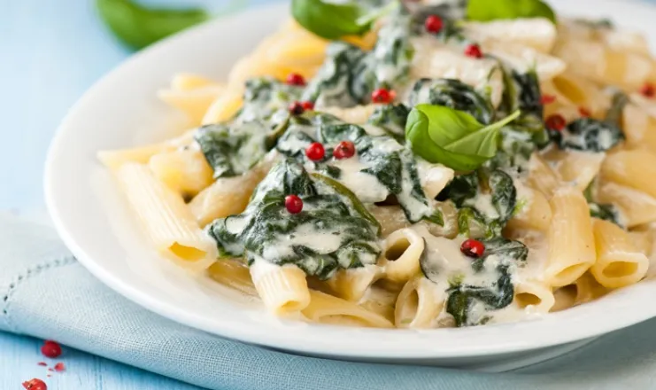 Zdjęcie Penne konjac ze szpinakiem: zdrowy przepis na niskokaloryczne danie