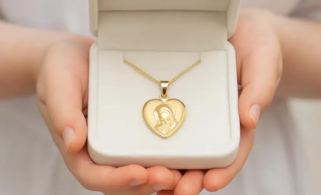 biżuteria komunijna dziewczynka medalik