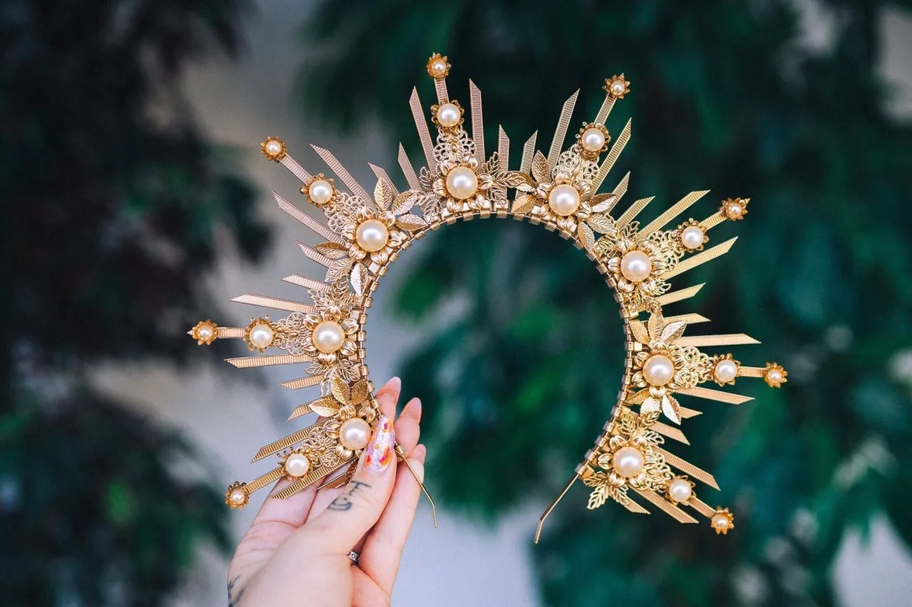 biżuteria fryzura styl kapłanki