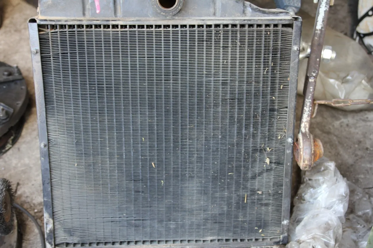 Ciągnik rolniczy chłodnica zabrudzenia