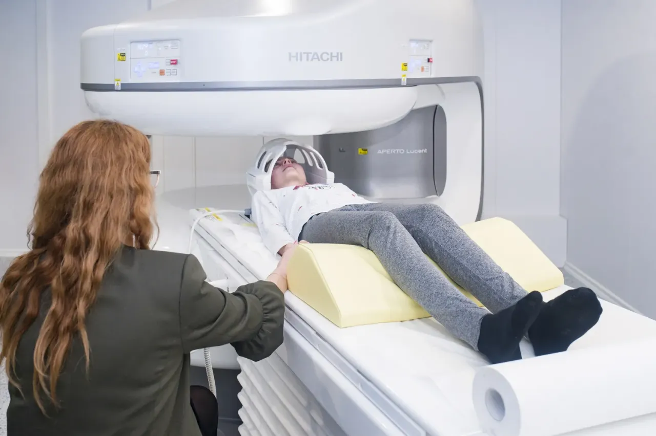 otwarty rezonans magnetyczny budowa