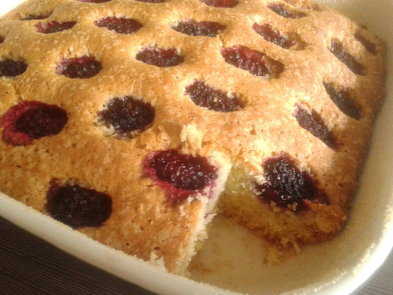 nasączanie babeczek pędzelkiem