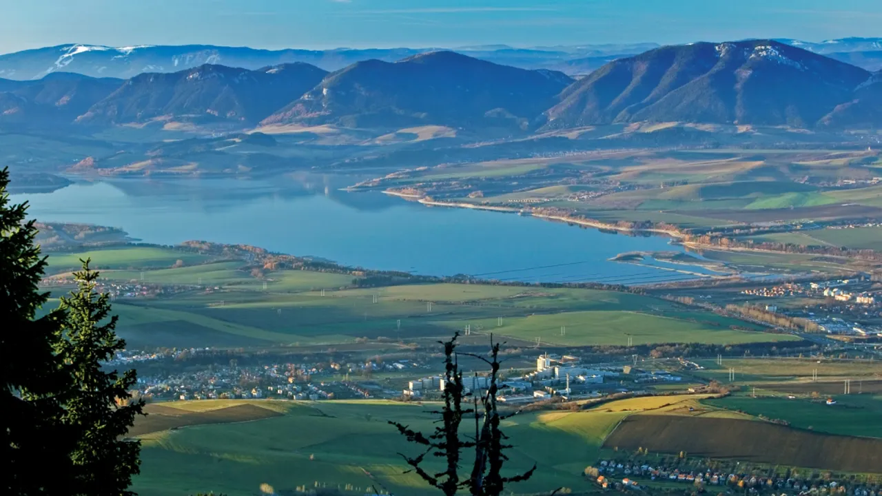 Liptowski Mikułasz panorama miasto g&oacute;ry Tatry