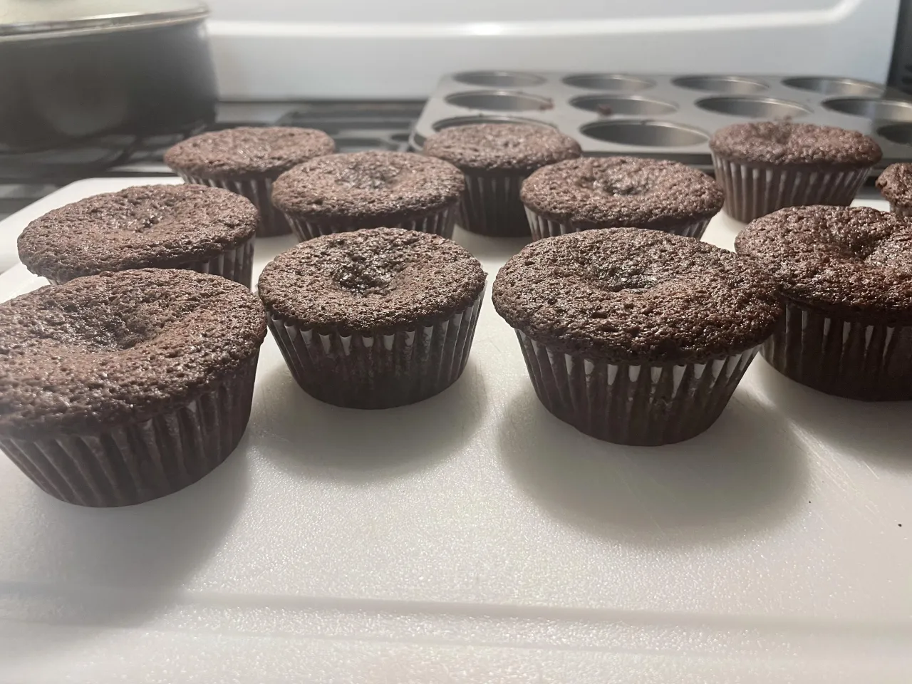 opadnięte babeczki vs puszyste babeczki