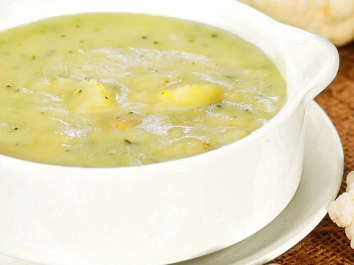 ingredienti freschi minestra cavolfiore patate