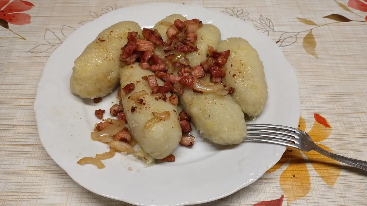 kartacze z okrasą cebulową i boczkiem