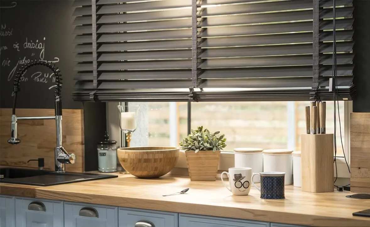 żaluzje drewniane duże okno lamele 50mm 70mm