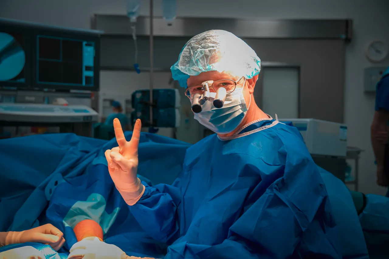 opinie pacjent&oacute;w lekarz chirurg