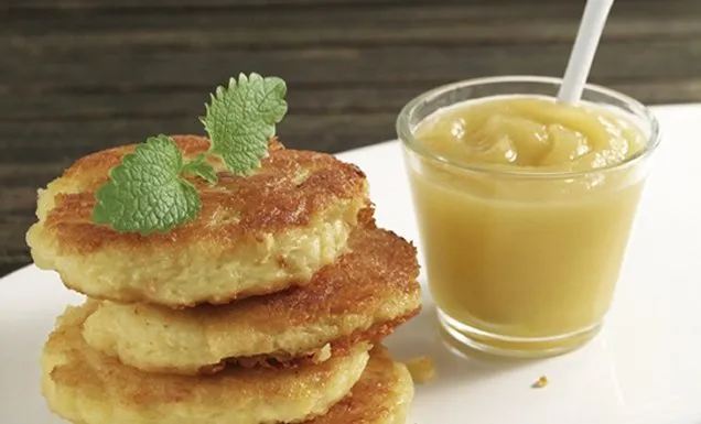 Kartoffelpuffer mit Apfelmus