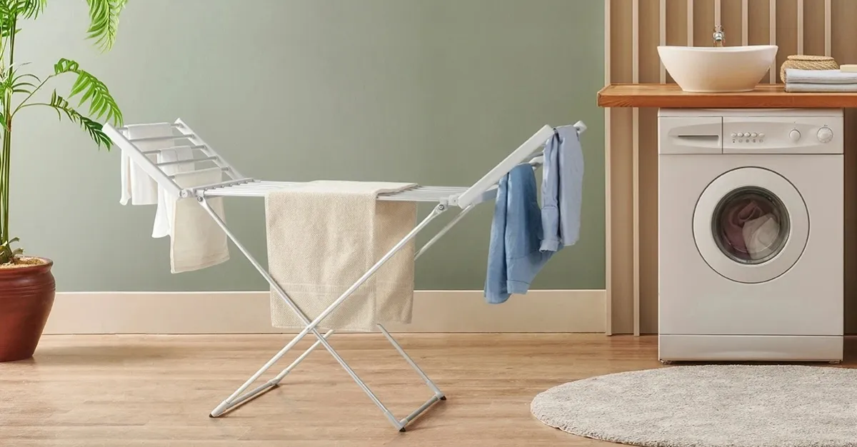 awaryjne suszenie koszuli, szybkie metody suszenia ubrań