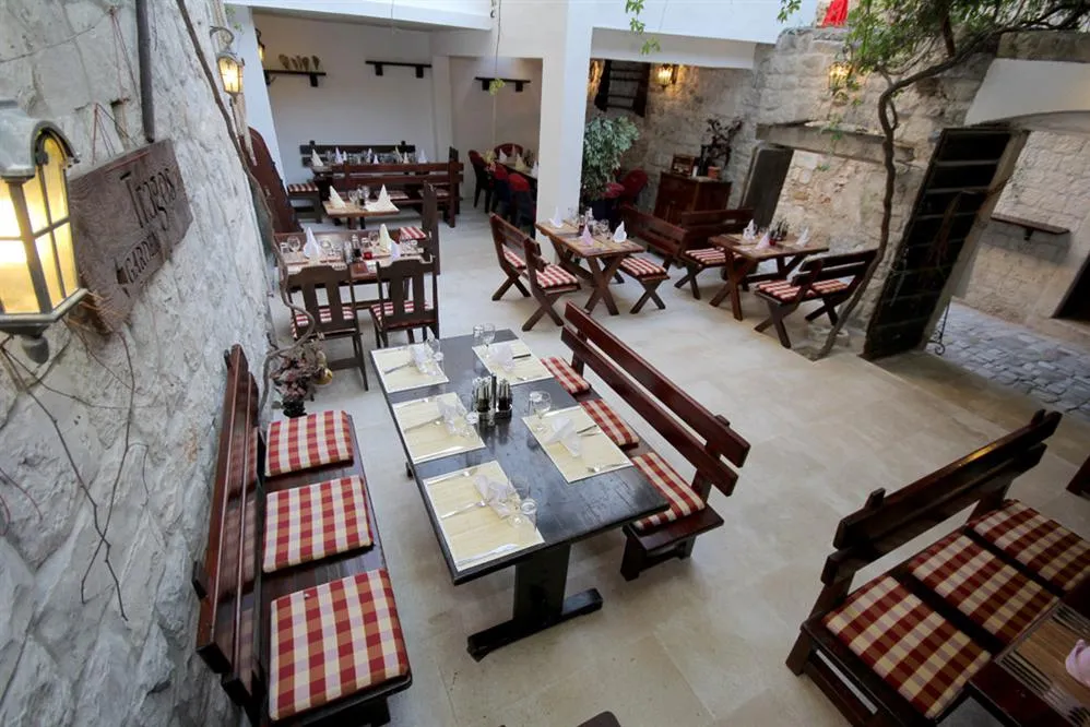 Trogir restauracje wnętrza