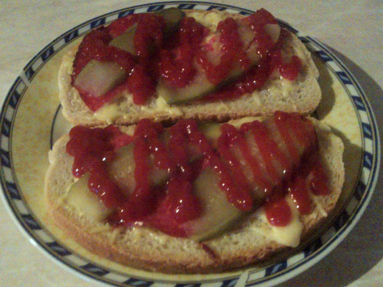 różne warianty zapiekanki z patelni