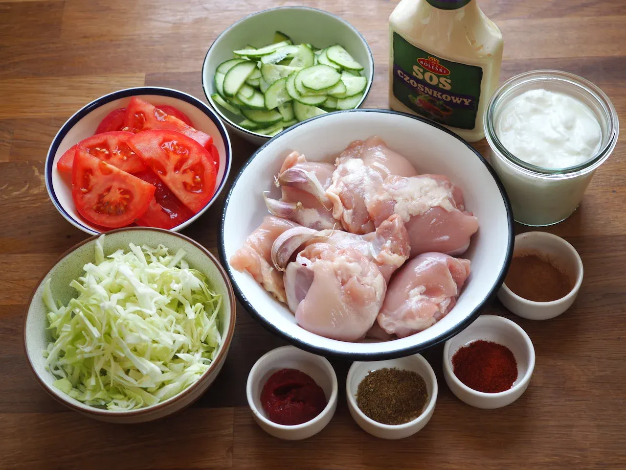 składniki kebaba mięso warzywa sosy