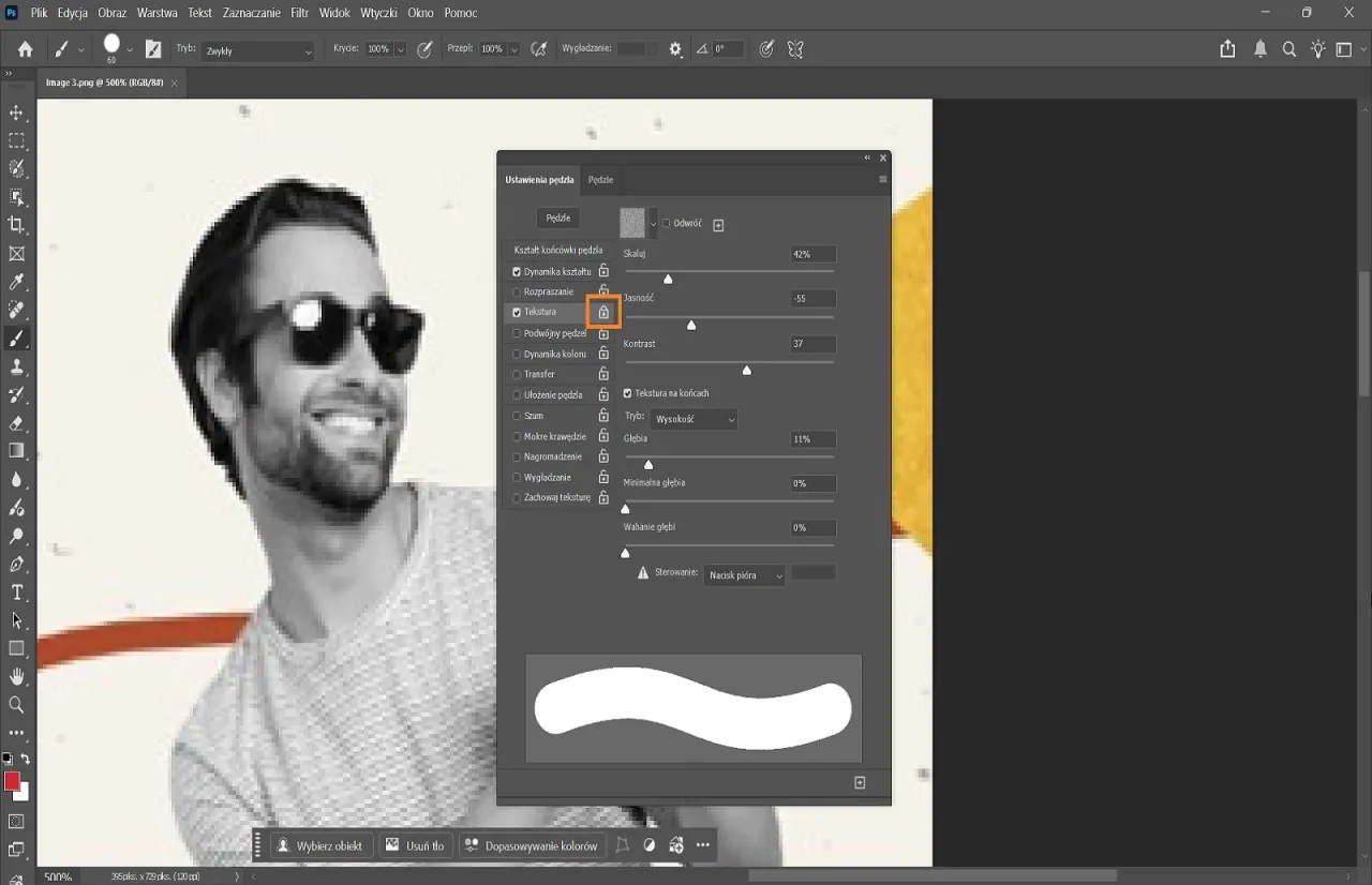 Ustawienia pędzla w Photoshopie: tekstura, jak zrobić pędzel w Photoshopie. Widoczny mężczyzna w okularach.