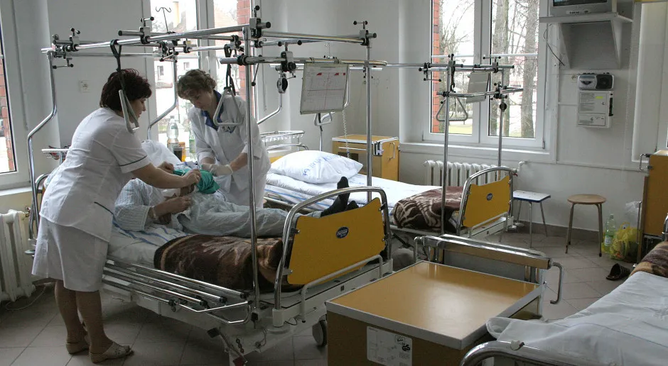 opiekun medyczny w szpitalu