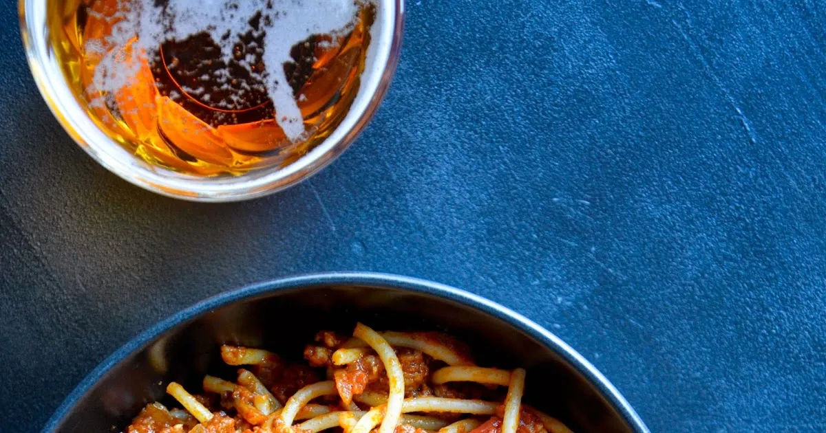 Zdjęcie Prosty przepis na spaghetti z mięsem mielonym i pieczarkami, który zachwyci