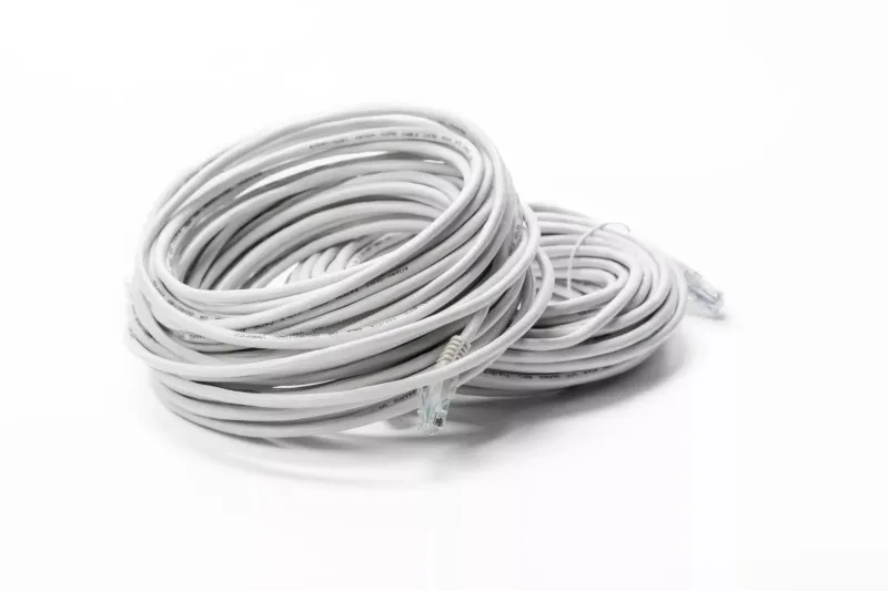 Zdjęcie Jak podłączyć internet przez kabel do laptopa - proste kroki i porady