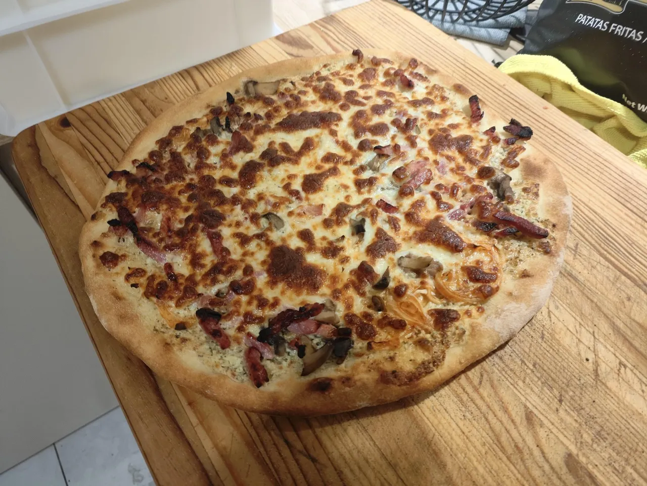 Pizza lardons cr&egrave;me fra&icirc;che variantes