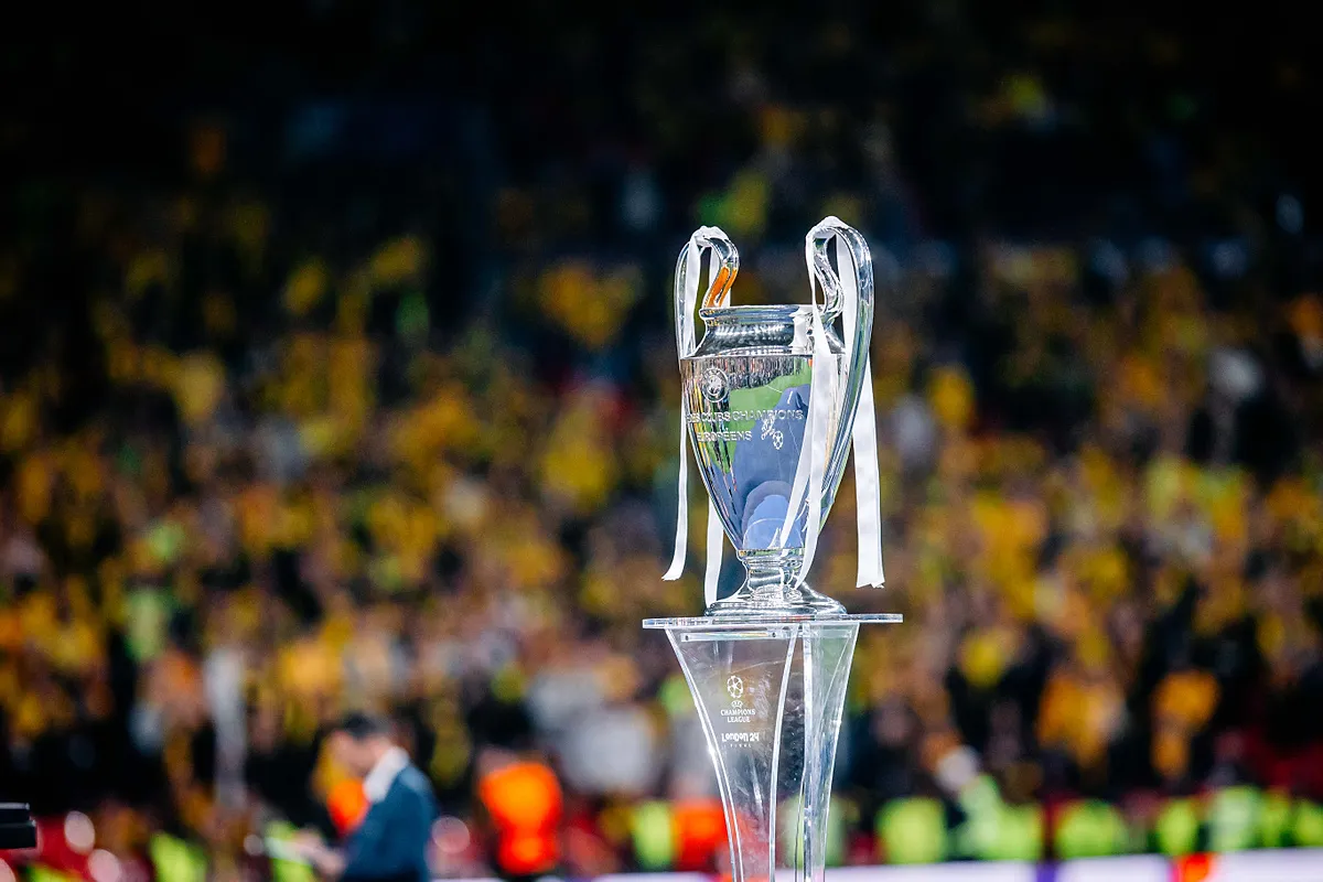 Trofeum Ligi Mistrzów, symbol triumfu i marzeń wielu drużyn. Kto wygrał ligę mistrzów w tym roku?