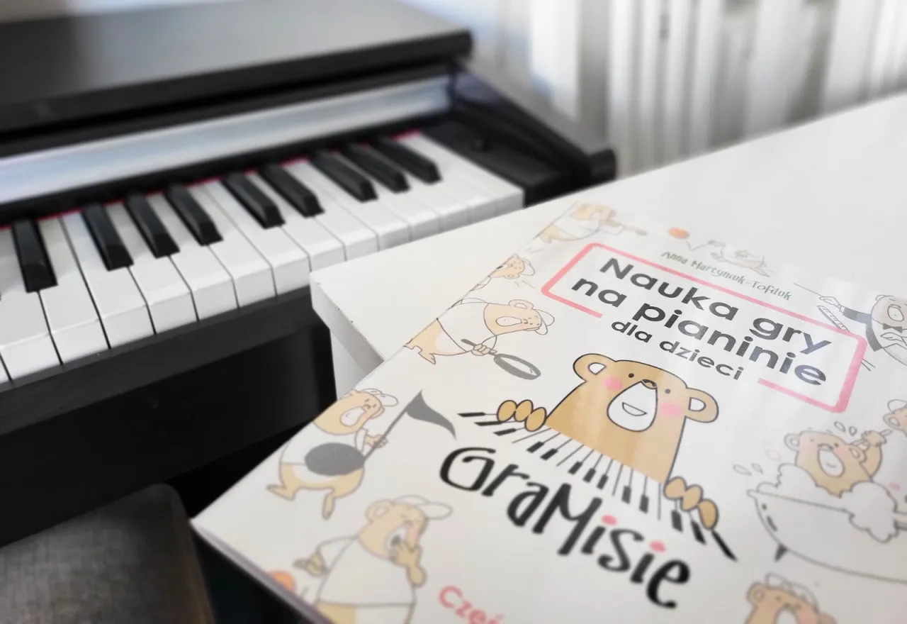 jak narysować fortepian z boku krok po kroku