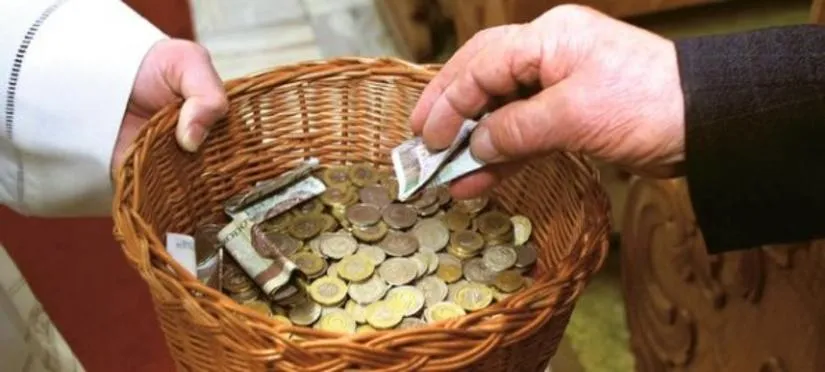 finanse parafii, budżet kościoła, zbi&oacute;rka na tacę