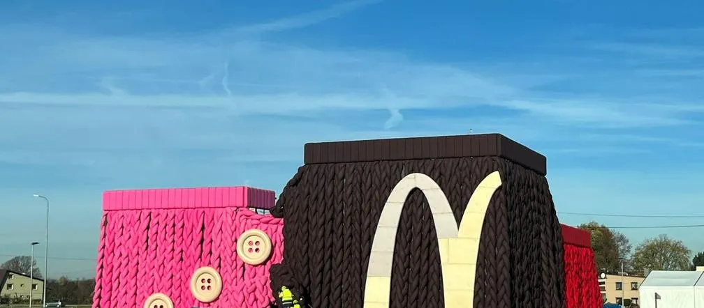 reklamy lub zdjęcia White Castle i wczesnego McDonald's