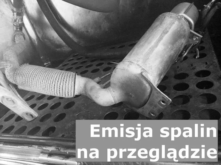 diagnosta sprawdza spaliny DPF