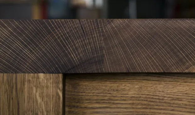 drewniany st&oacute;ł ogrodowy olejowany lakierowany lakierobejcą por&oacute;wnanie