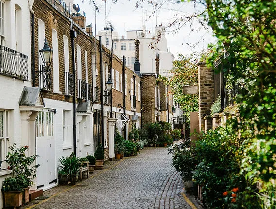 Por&oacute;wnanie typ&oacute;w zakwaterowania w Londynie (hotel, hostel, apartament)