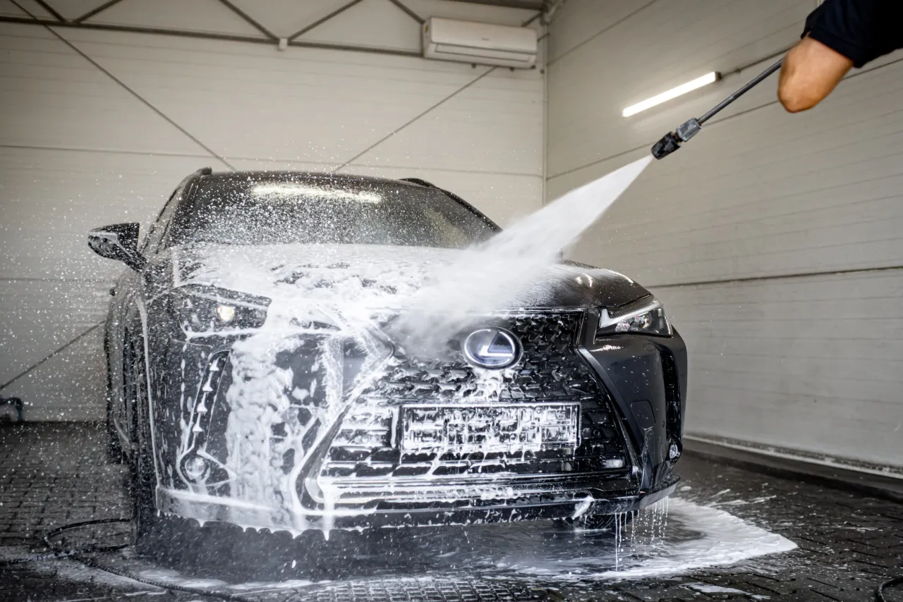myjnia bezdotykowa samochód lanca prawidłowa technika