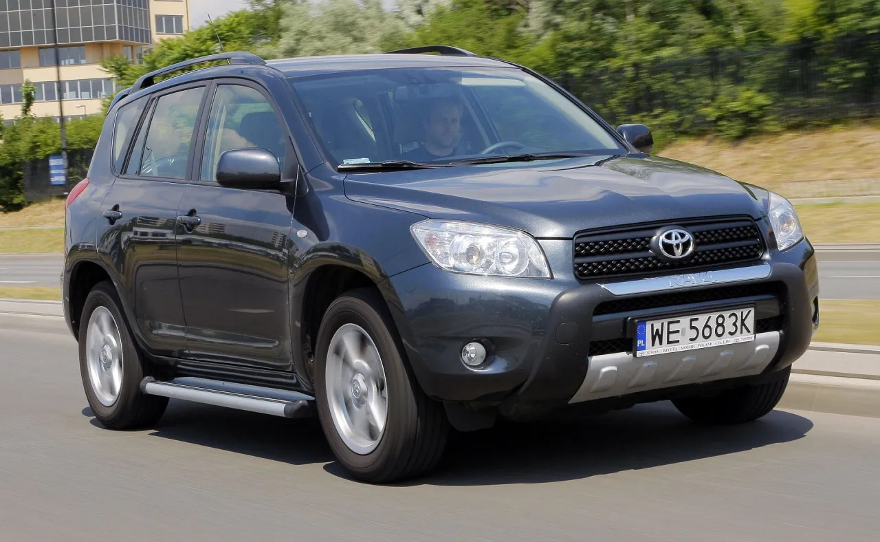 Toyota RAV4 starsze modele