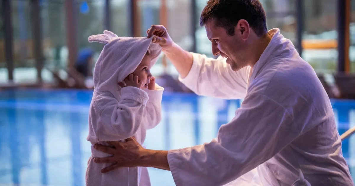 zasady zachowania na basenie hotelowym