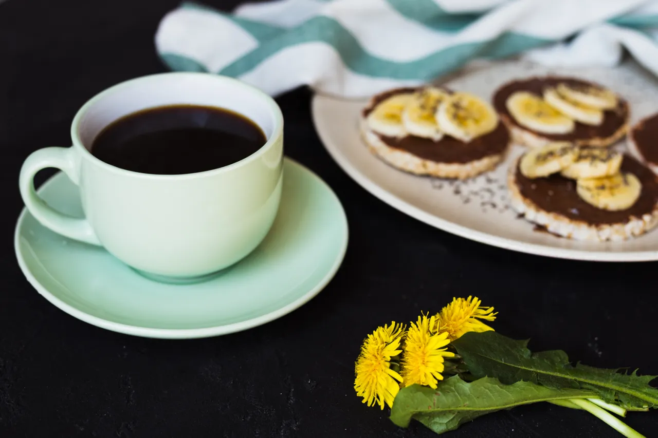 kawa z prażonego korzenia mniszka