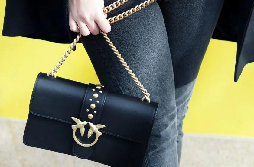 torebka Pinko w stylizacji wieczorowej